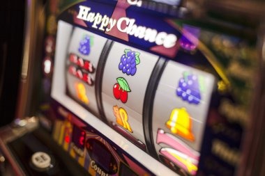 Free spins bonus round display showing multiplier counter and expanding symbols